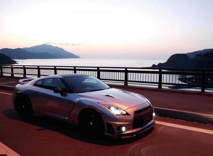  Nissan GT-R Sports Line by WALD 2008 года  (фото 7 из 10)